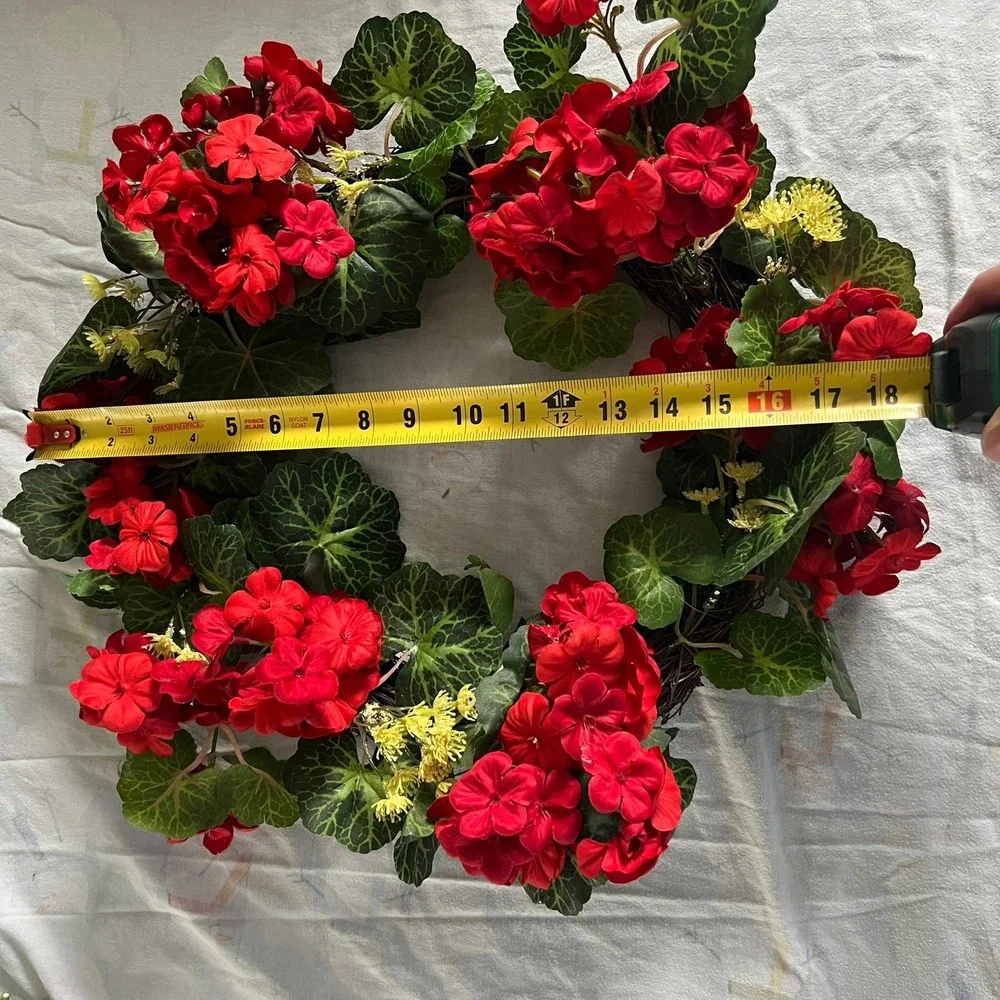 Geranium Wreath Unisex 18in Red NWOT Silk Floral Grapevine Base